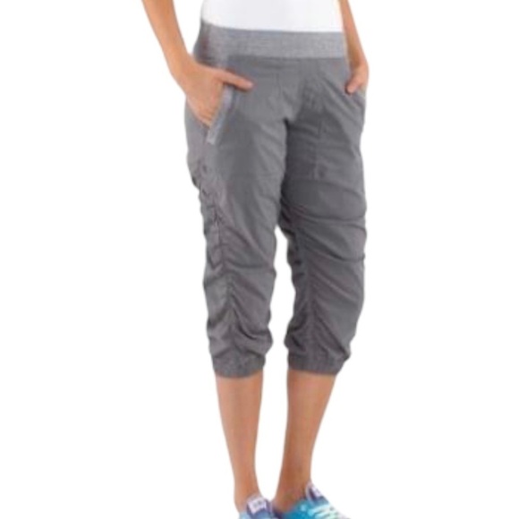 Ivivva live to move crops slate size 14 - Picture 1 of 8